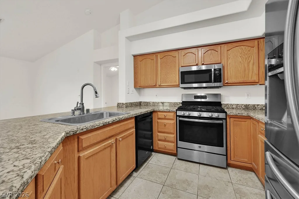 8221 Shad Bush, Las Vegas, NV 89149
