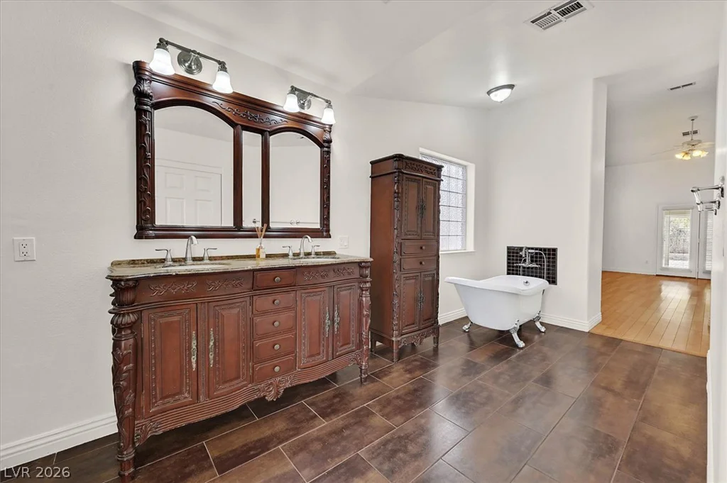 8221 Shad Bush, Las Vegas, NV 89149