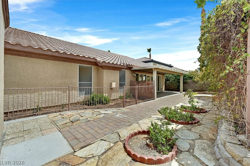 8221 Shad Bush, Las Vegas, NV 89149