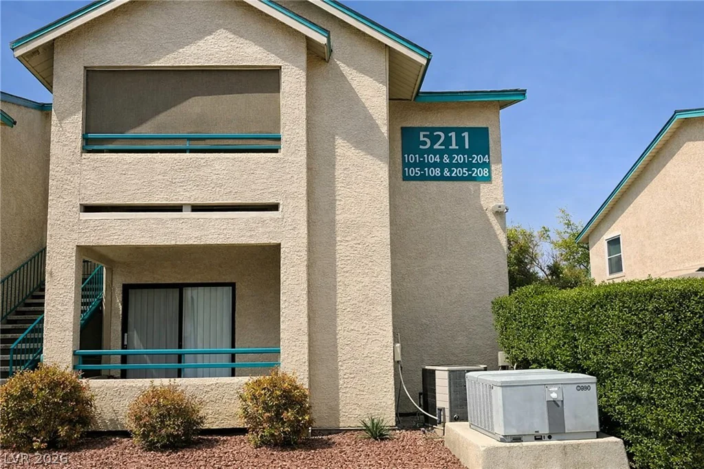 5211 Lindell, Las Vegas, NV 89118