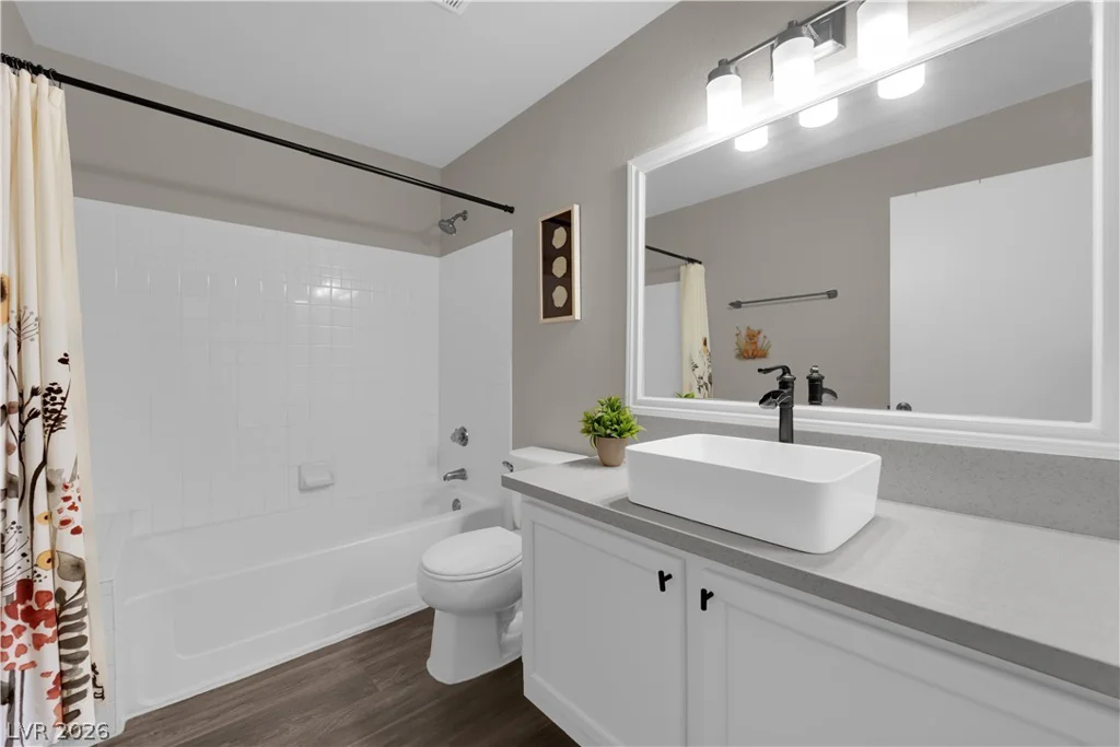5415 Harmon, Las Vegas, NV 89103