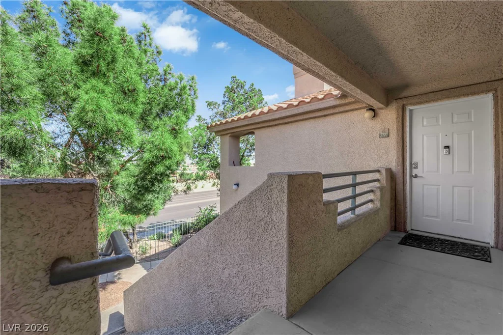 5415 Harmon, Las Vegas, NV 89103