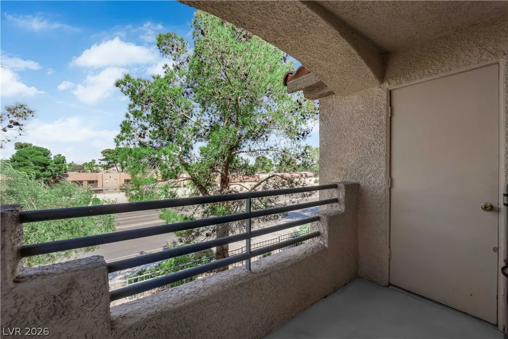 5415 Harmon, Las Vegas, NV 89103