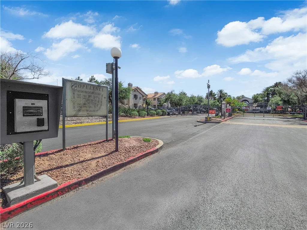 5415 Harmon, Las Vegas, NV 89103