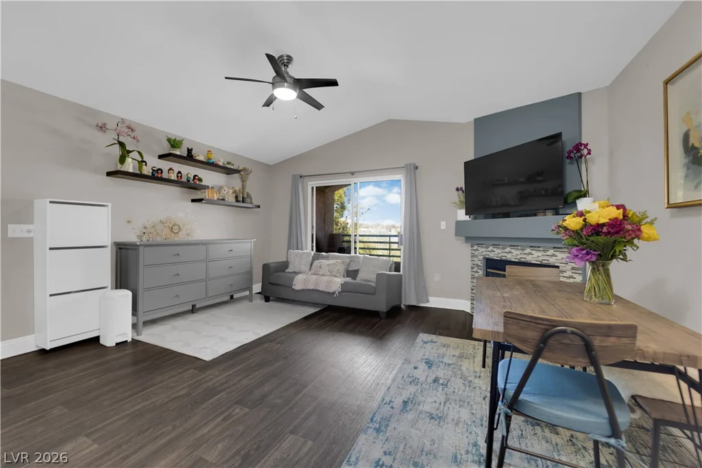 5415 Harmon, Las Vegas, NV 89103