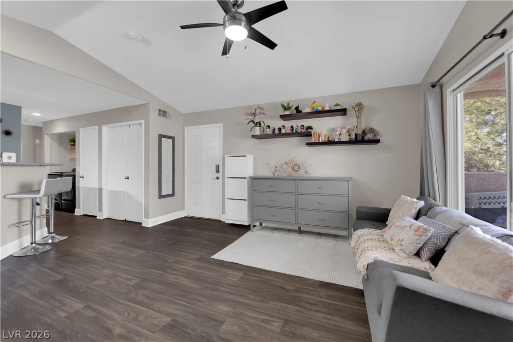 5415 Harmon, Las Vegas, NV 89103