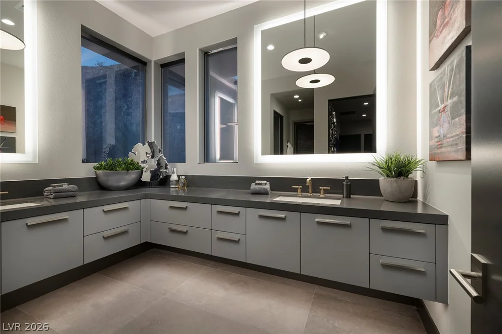 545 Overlook Rim, Henderson, NV 89012