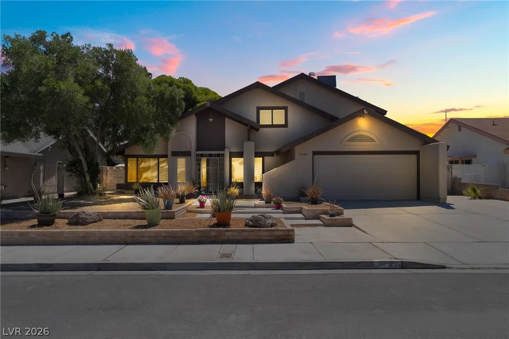 4560 Green Canyon, Las Vegas, NV 89103
