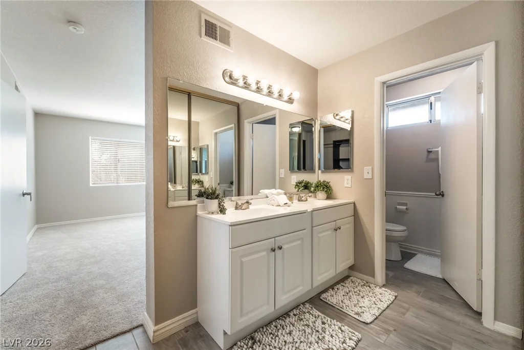 4560 Green Canyon, Las Vegas, NV 89103