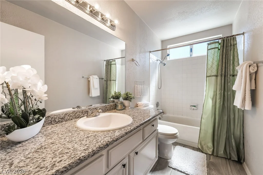 4560 Green Canyon, Las Vegas, NV 89103
