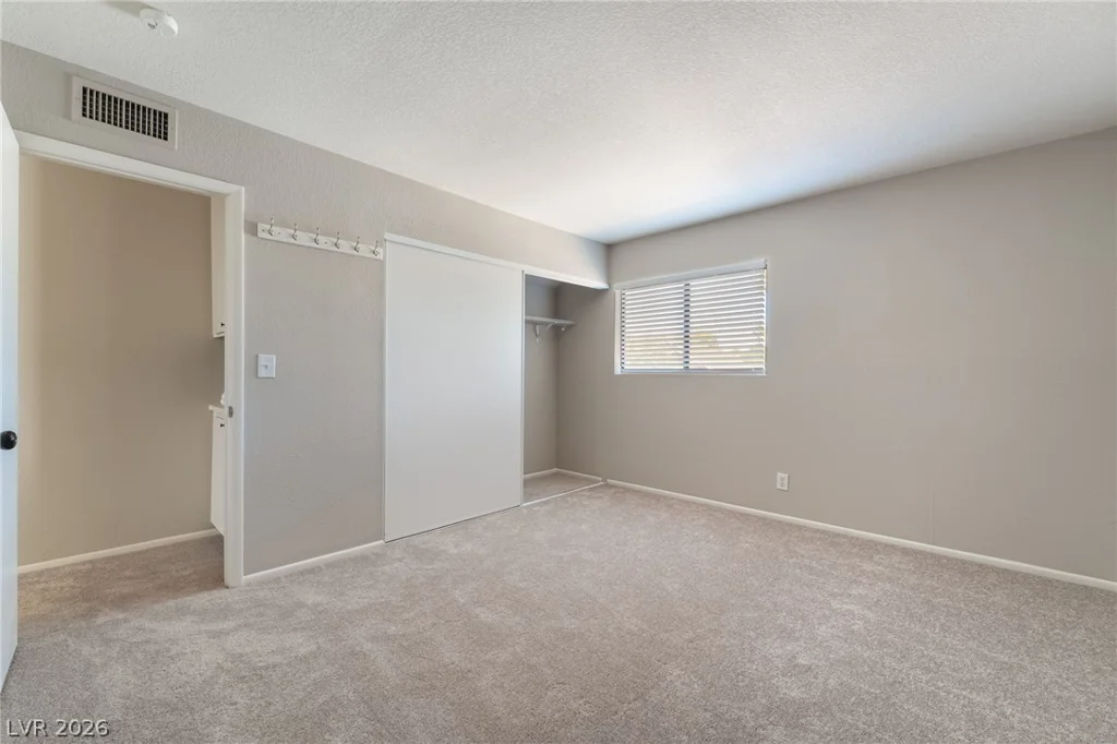 4560 Green Canyon, Las Vegas, NV 89103