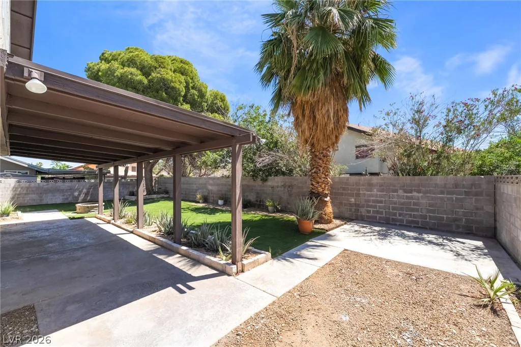4560 Green Canyon, Las Vegas, NV 89103