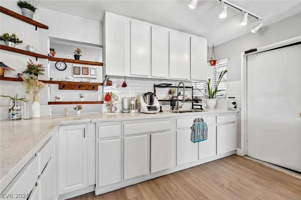 1528 Saylor, Las Vegas, NV 89108