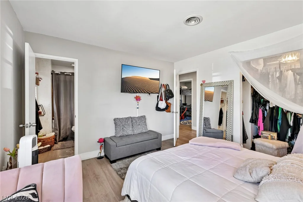 1528 Saylor, Las Vegas, NV 89108