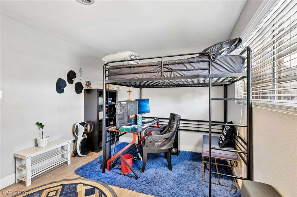 1528 Saylor, Las Vegas, NV 89108