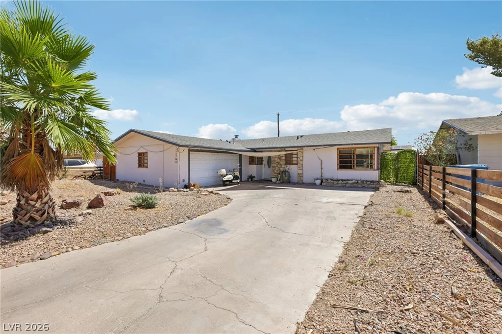 1528 Saylor, Las Vegas, NV 89108