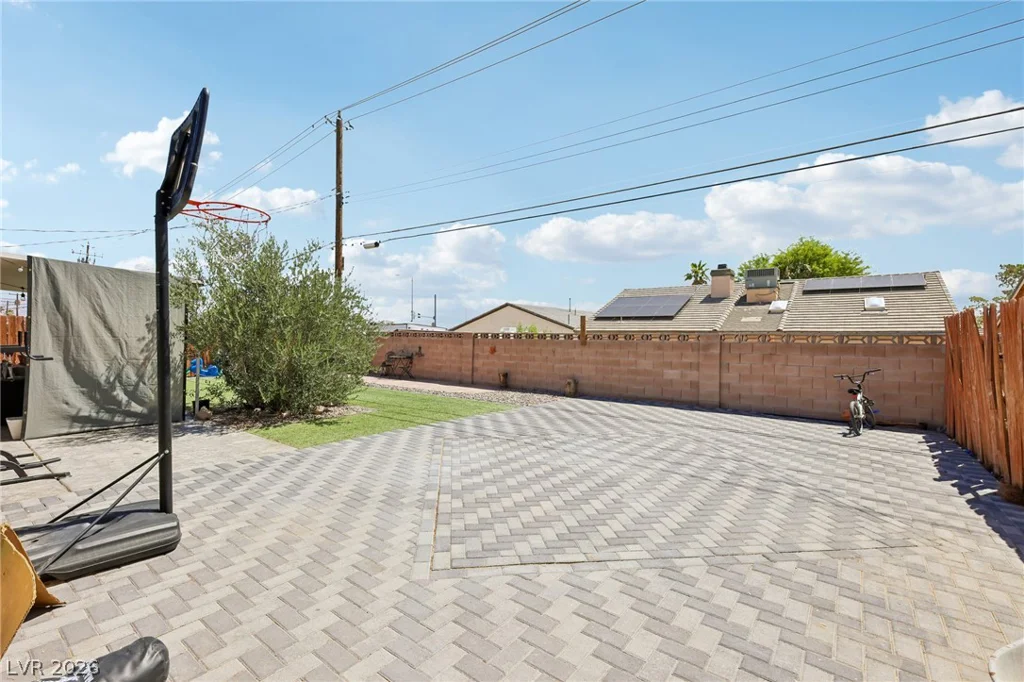 1528 Saylor, Las Vegas, NV 89108