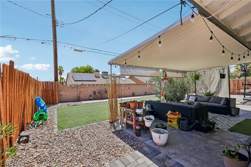 1528 Saylor, Las Vegas, NV 89108