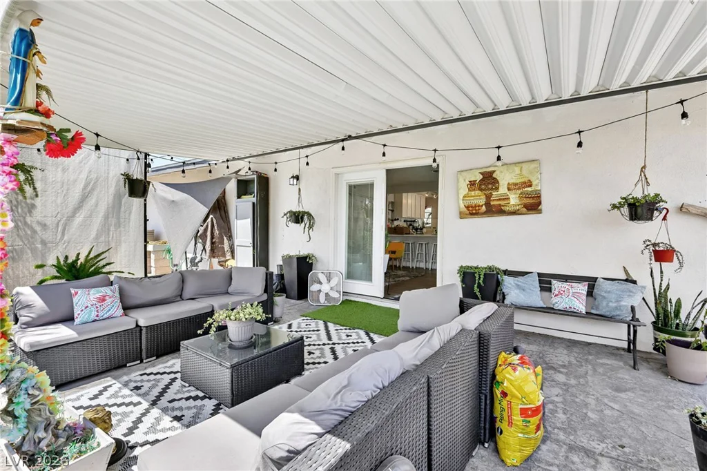 1528 Saylor, Las Vegas, NV 89108