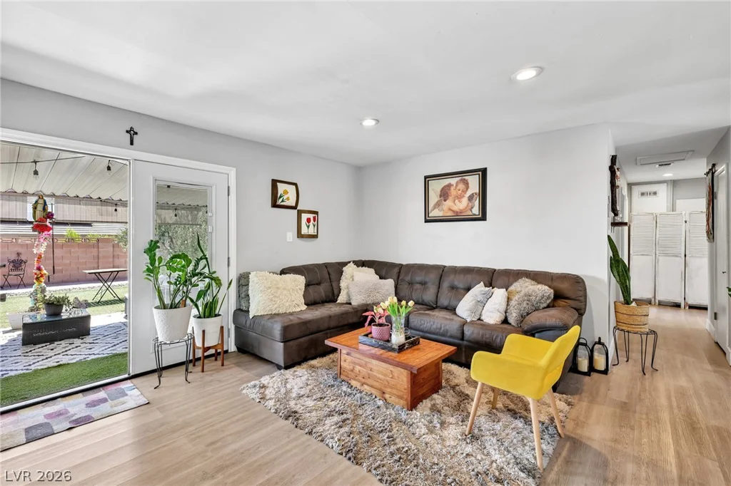 1528 Saylor, Las Vegas, NV 89108