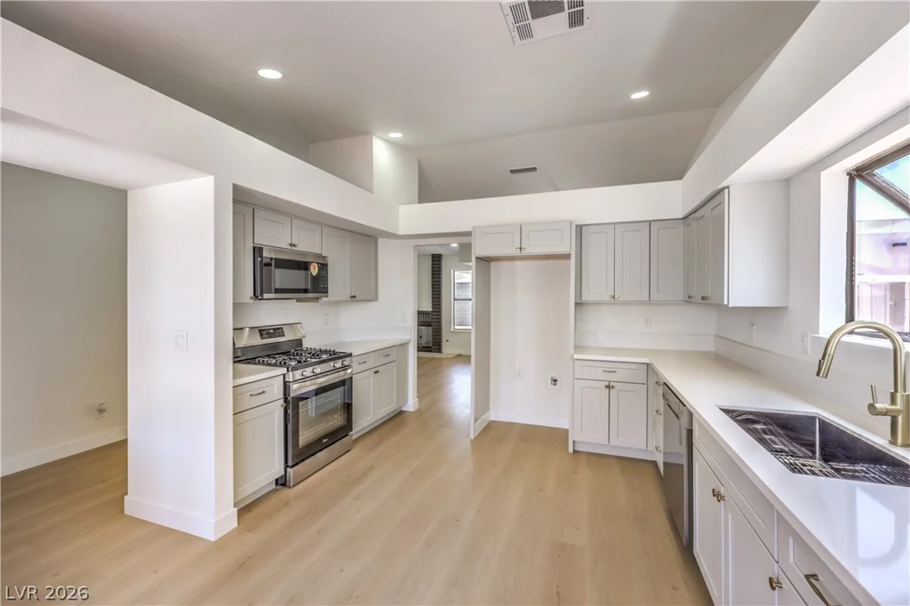 4813 Holly Grove, Las Vegas, NV 89130