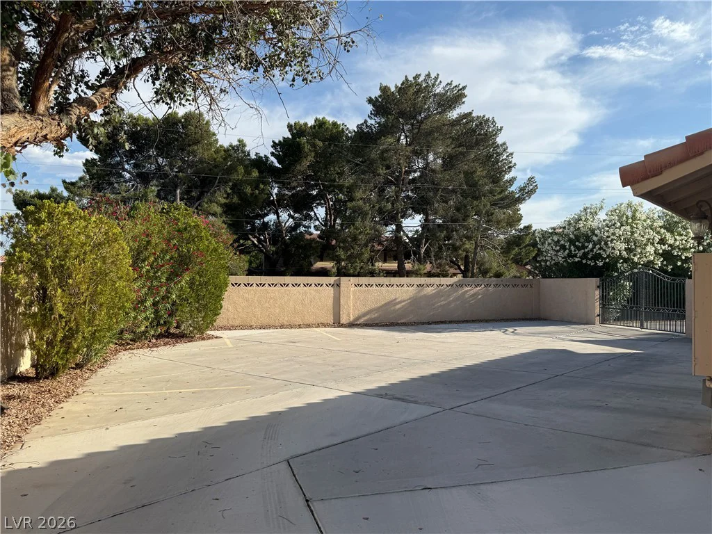 2975 Montessouri, Las Vegas, NV 89117
