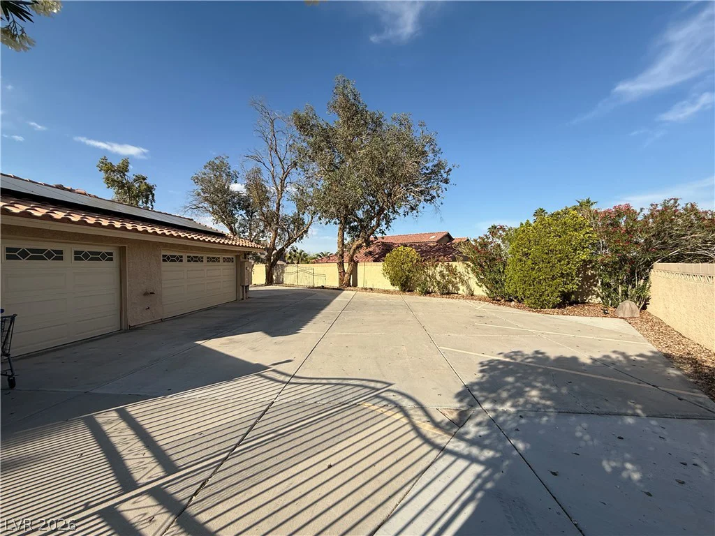 2975 Montessouri, Las Vegas, NV 89117