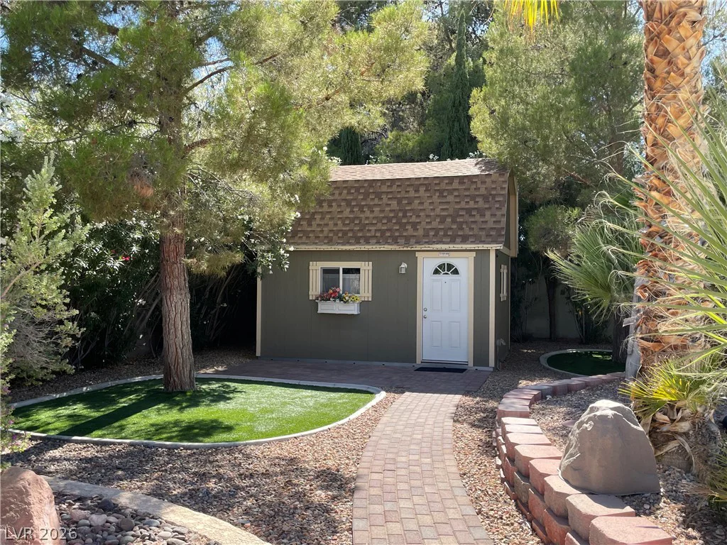 2975 Montessouri, Las Vegas, NV 89117