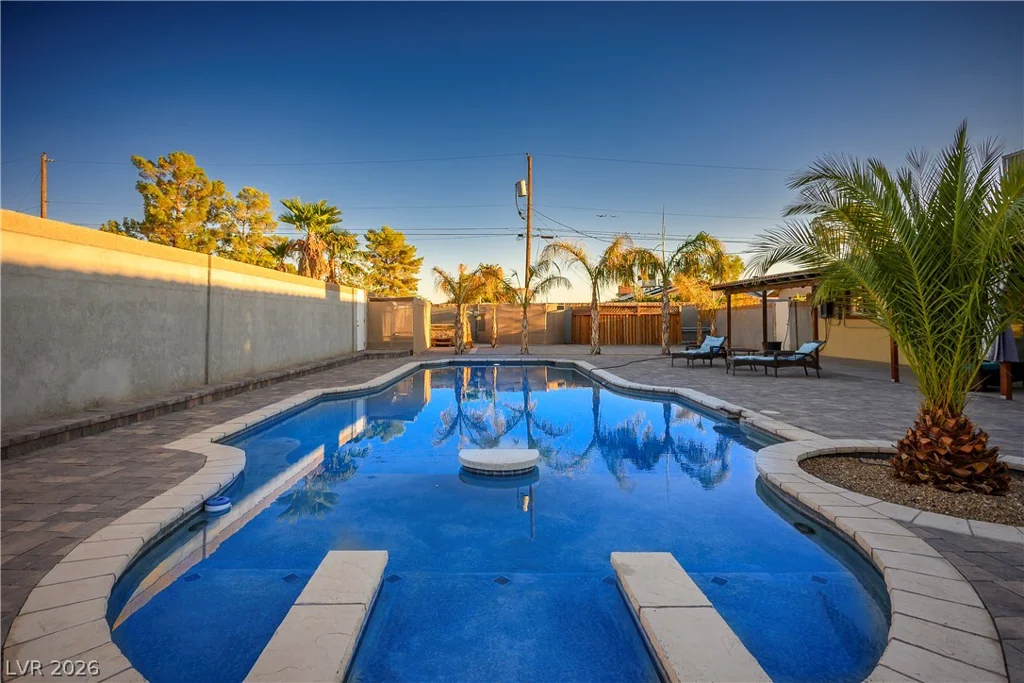 7435 Rogers, Las Vegas, NV 89139