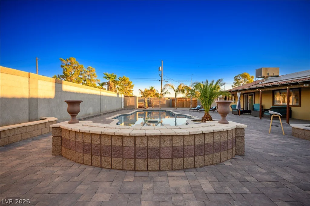 7435 Rogers, Las Vegas, NV 89139