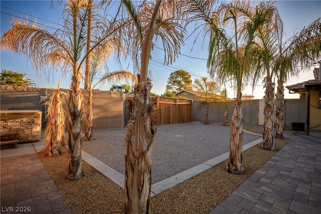 7435 Rogers, Las Vegas, NV 89139