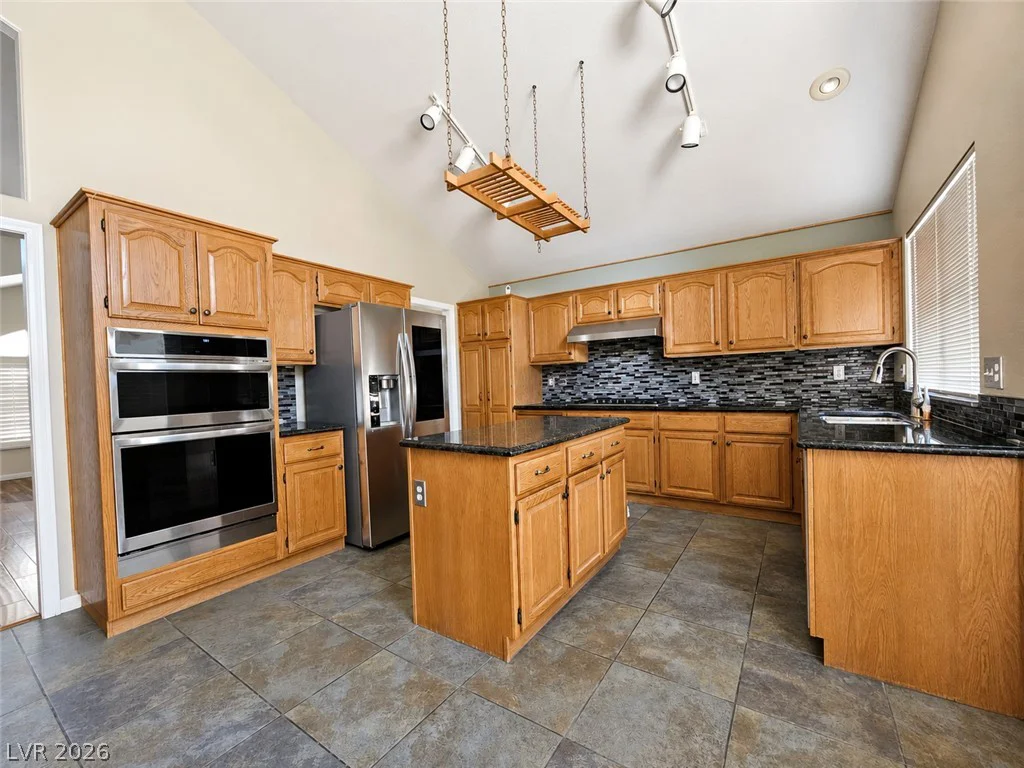 940 Cedarcliff, Las Vegas, NV 89123