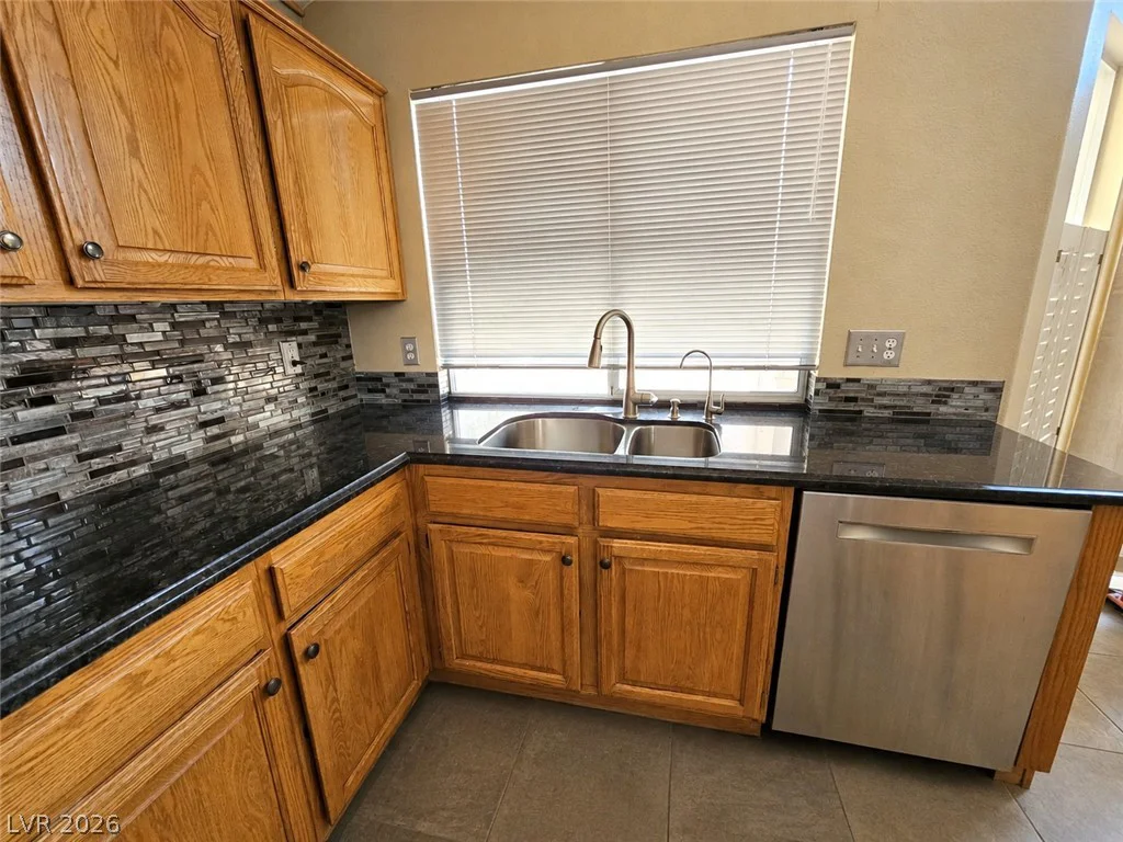 940 Cedarcliff, Las Vegas, NV 89123