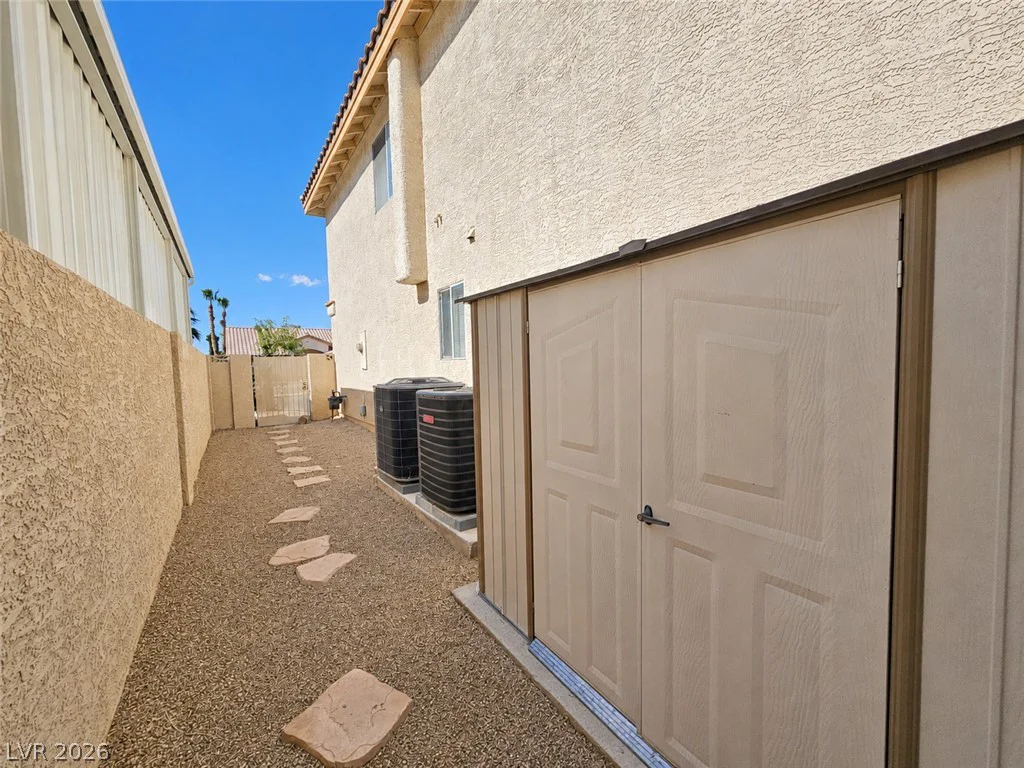 940 Cedarcliff, Las Vegas, NV 89123
