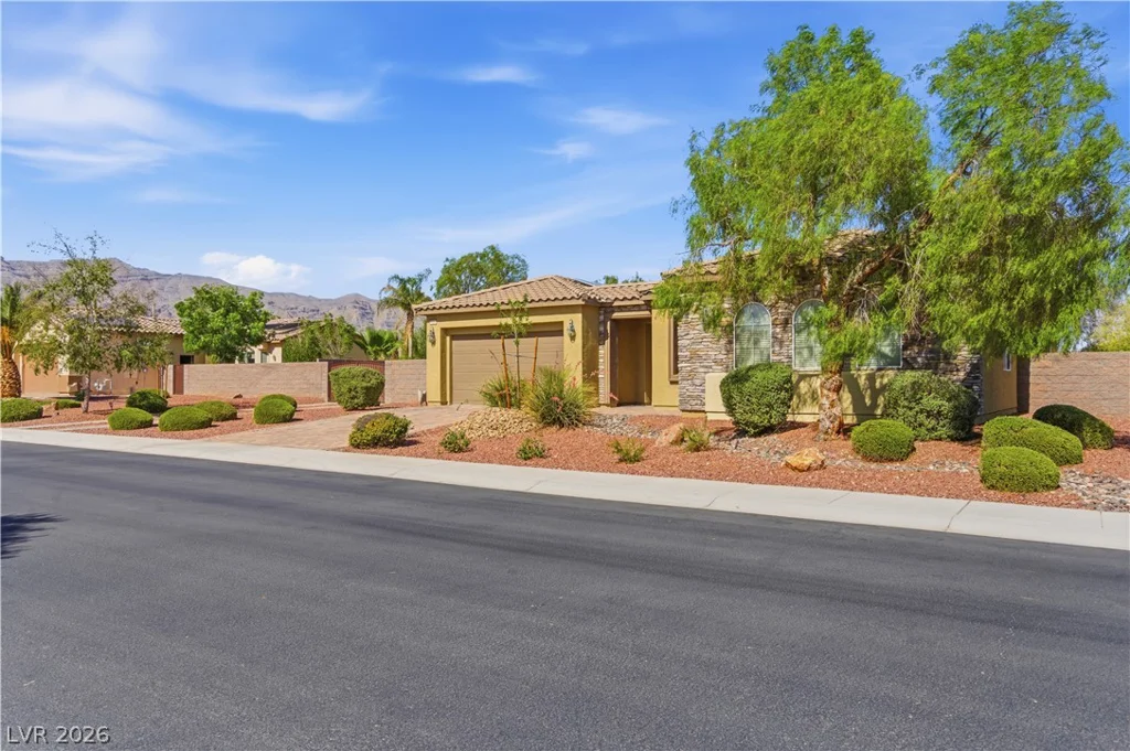 8618 Amber Autumn, Las Vegas, NV 89131
