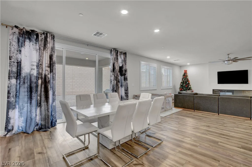 8401 Waterwood, Las Vegas, NV 89166