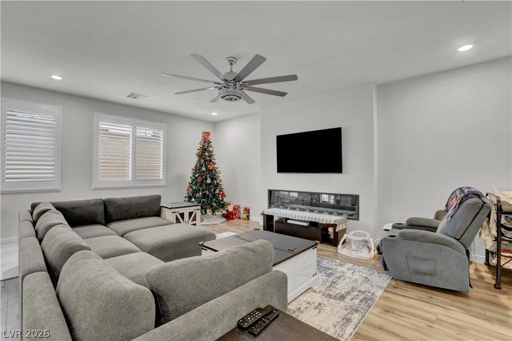 8401 Waterwood, Las Vegas, NV 89166