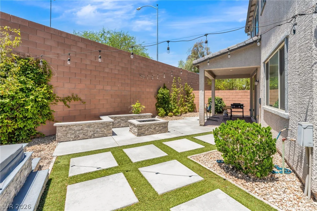 5981 Smith Valley, Las Vegas, NV 89148
