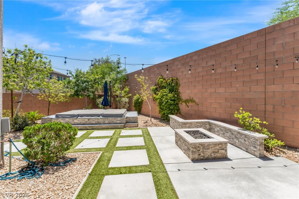 5981 Smith Valley, Las Vegas, NV 89148