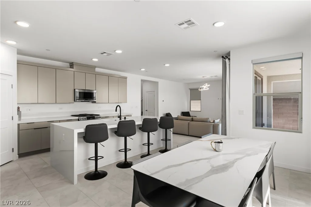 12123 Glentana View, Las Vegas, NV 89138