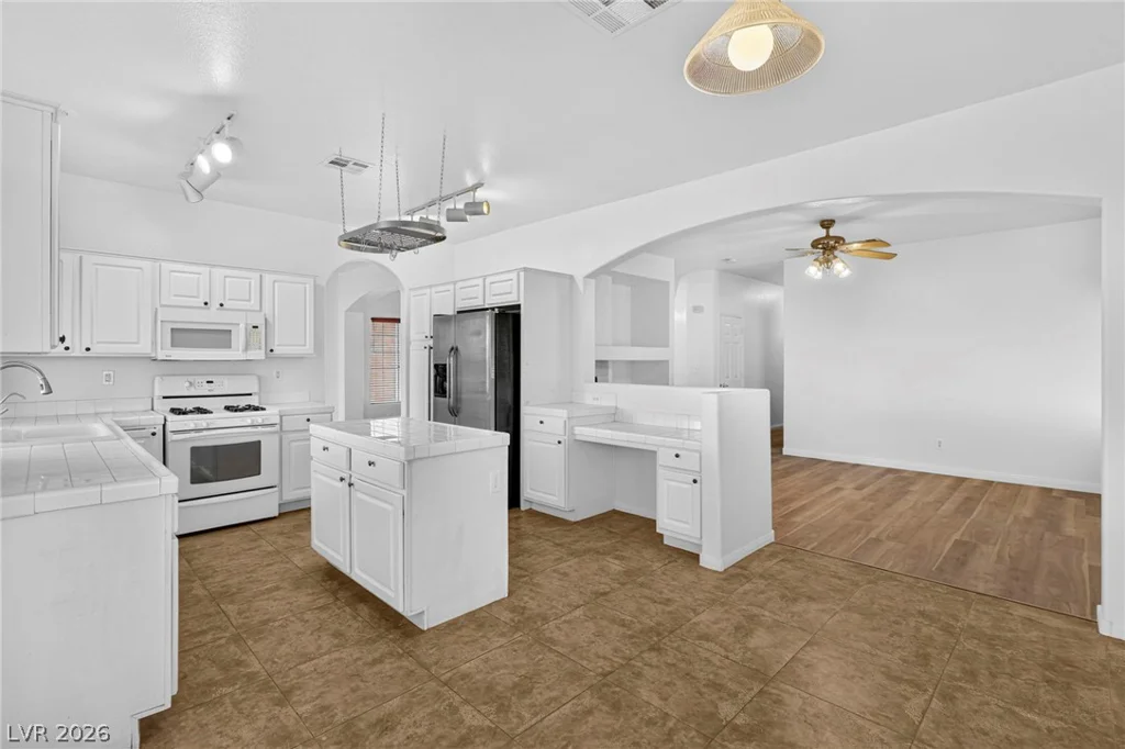 8521 Gold Flash, Las Vegas, NV 89129