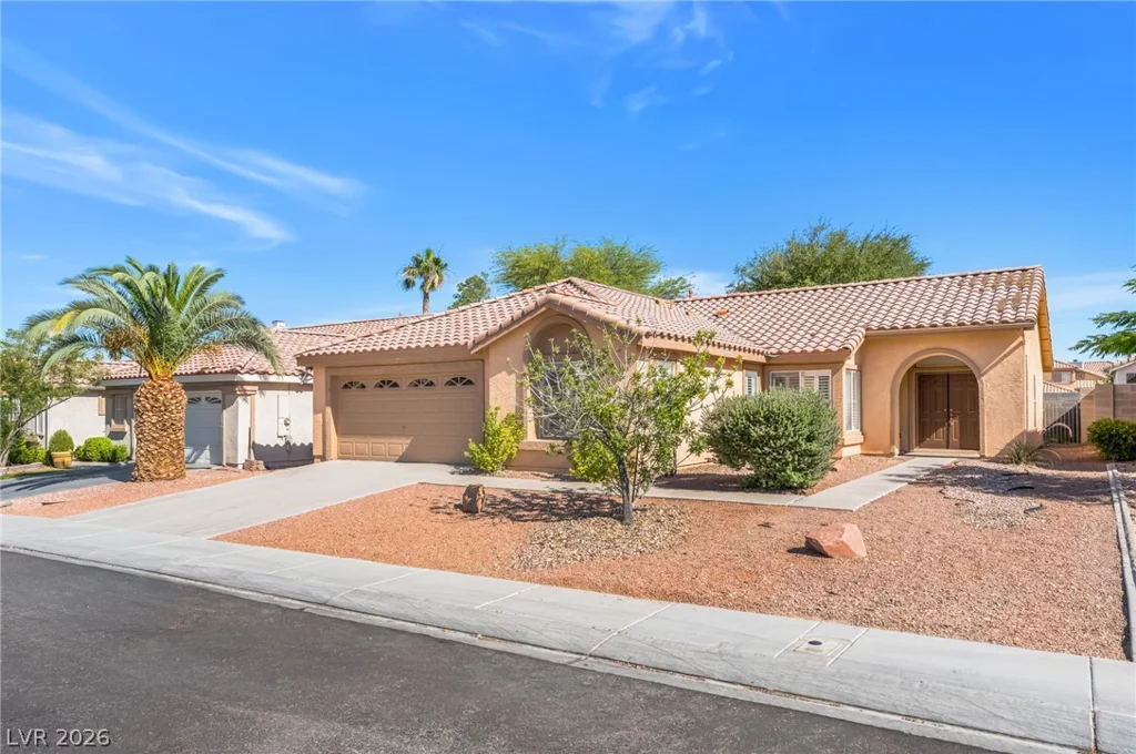 1811 Night Shadow, North Las Vegas, NV 89031