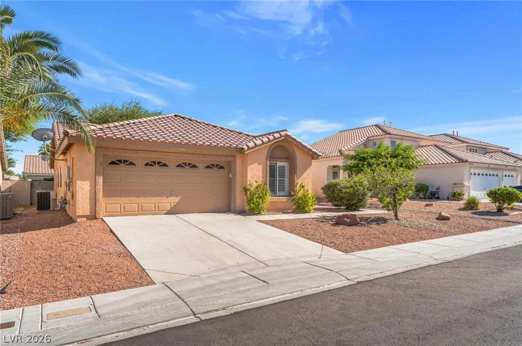 1811 Night Shadow, North Las Vegas, NV 89031