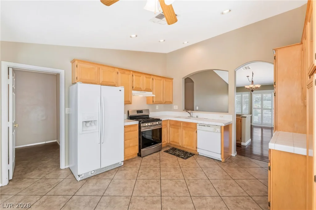 1811 Night Shadow, North Las Vegas, NV 89031