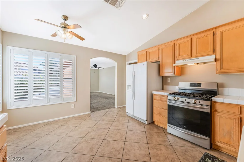 1811 Night Shadow, North Las Vegas, NV 89031