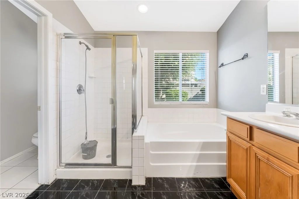 1811 Night Shadow, North Las Vegas, NV 89031