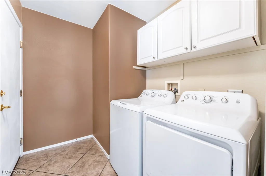 1811 Night Shadow, North Las Vegas, NV 89031