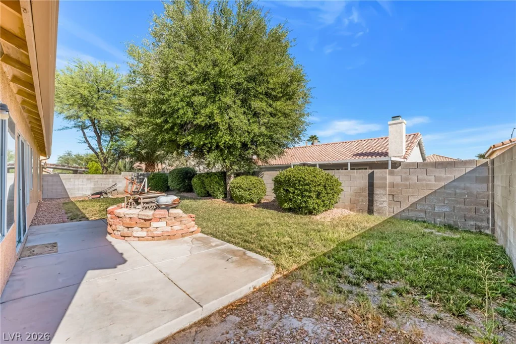 1811 Night Shadow, North Las Vegas, NV 89031