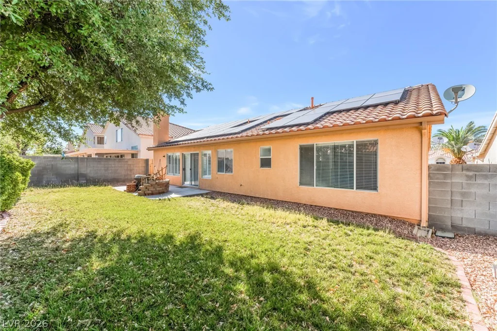1811 Night Shadow, North Las Vegas, NV 89031