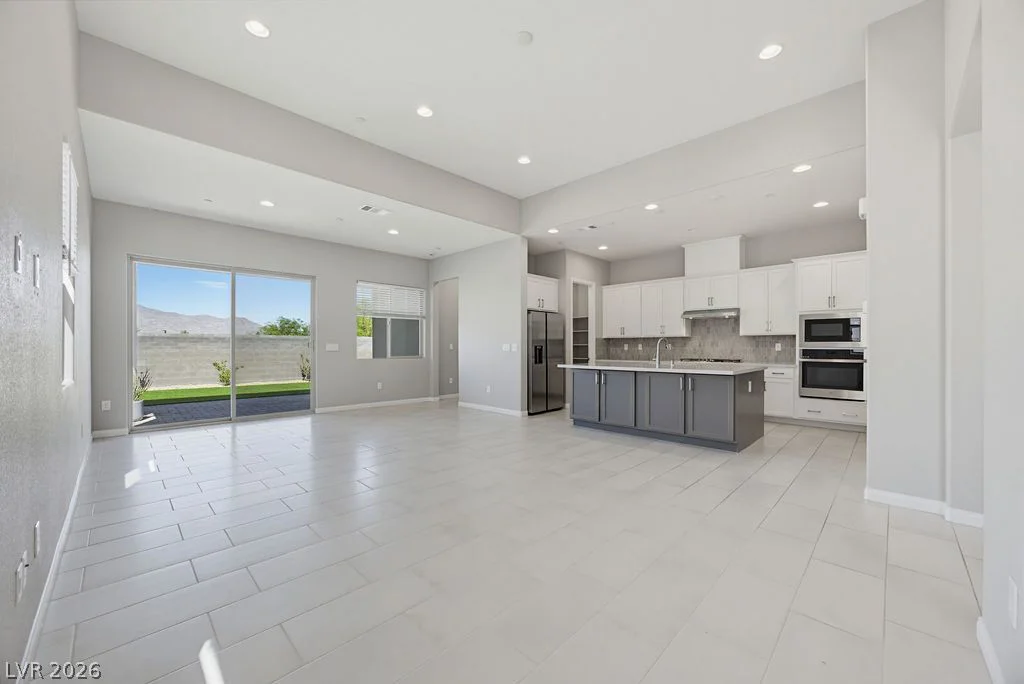 10198 Super Jovian, Las Vegas, NV 89143